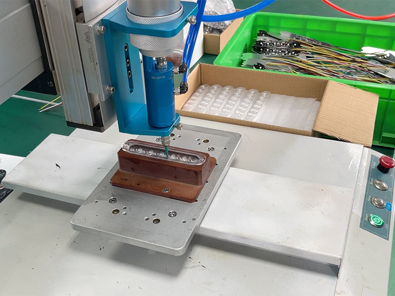 Automatische Klebemaschine